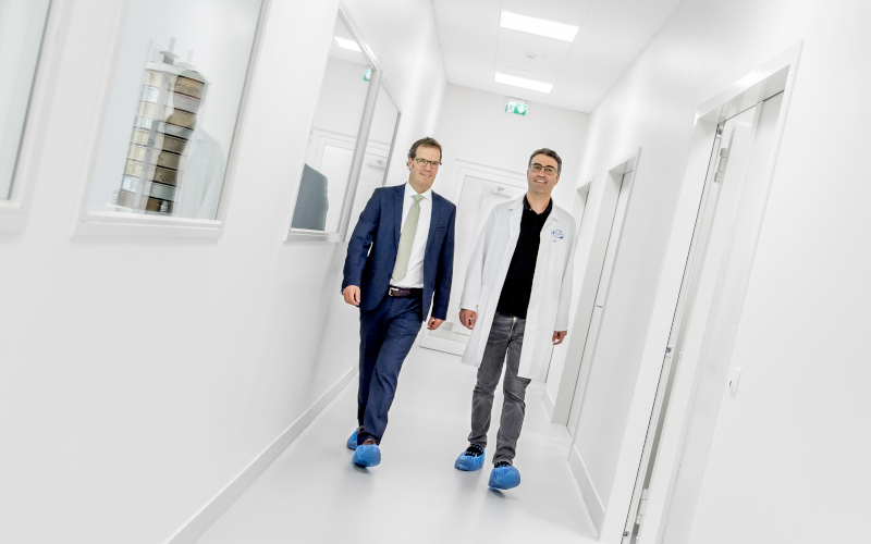 <b>Access our lab </b> and benefit from free trial!