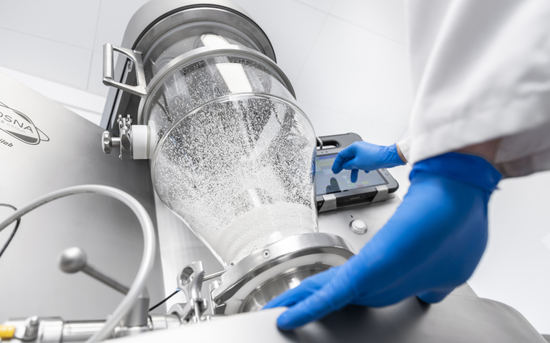 <b>Fluidized bed granulation</b> process