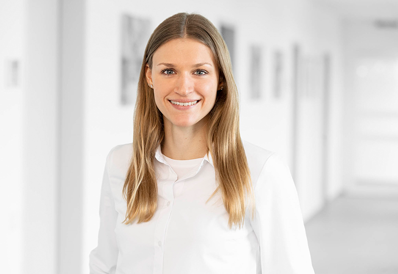 CAROLIN WALKENHORST, Head of Service Department